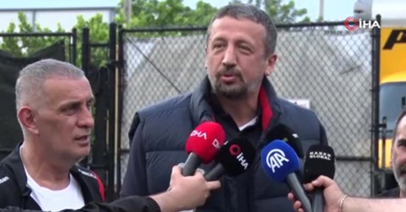 Hidayet Türkoğlu, A Milli Futbol Takımı'nın antrenmanını ziyaret etti