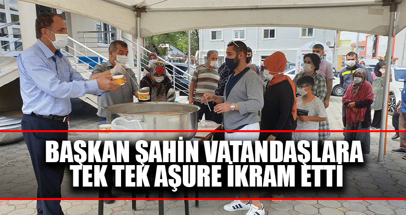Kaynaşlı Belediyesi Aşure Dağıttı