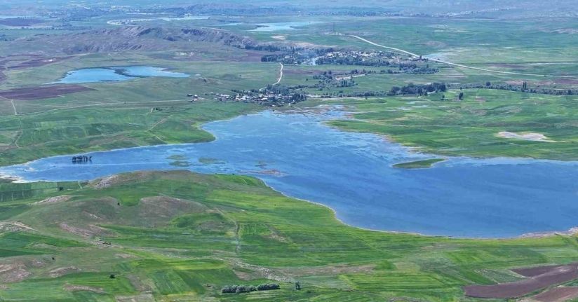 Binlerce dönüm tarım arazisi sular altında kaldı, uzmanı gelecek yıllar için çiftçileri uyardı