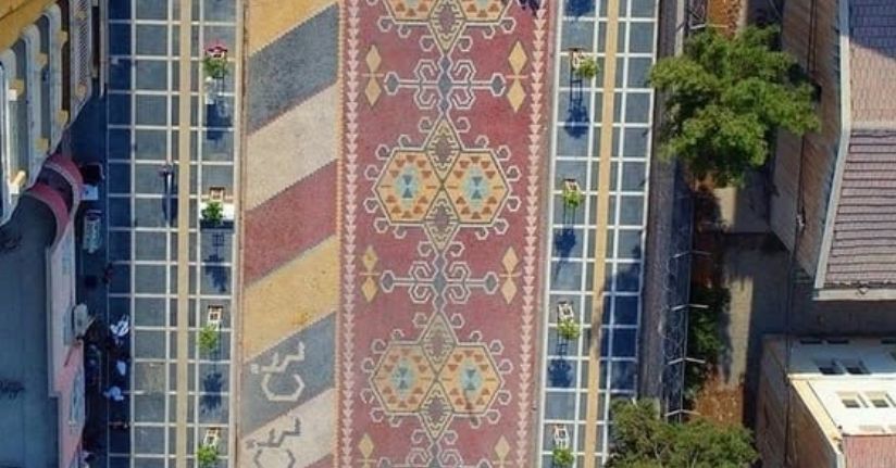 Mardin'de halı motifli cadde ilgi görüyor