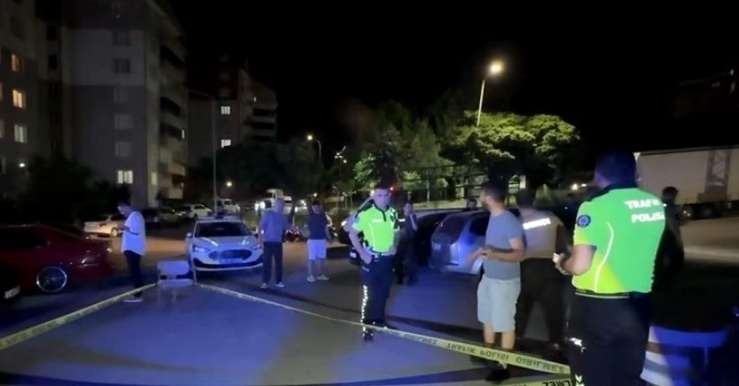Kafede tartıştığı kişiyi silahla vurup kaçtı