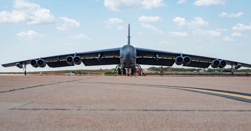 ABD'de ‘B-52 Stratofortress’ uçağı düştü 