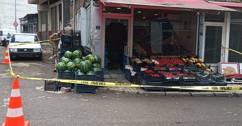 Eşi bıçaklayarak öldürdü, 1 kişiyi ağır yaralandı