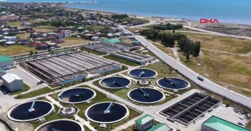 Van Gölü'nden 2 milyon 100 bin metreküp dip çamuru çıkarıldı