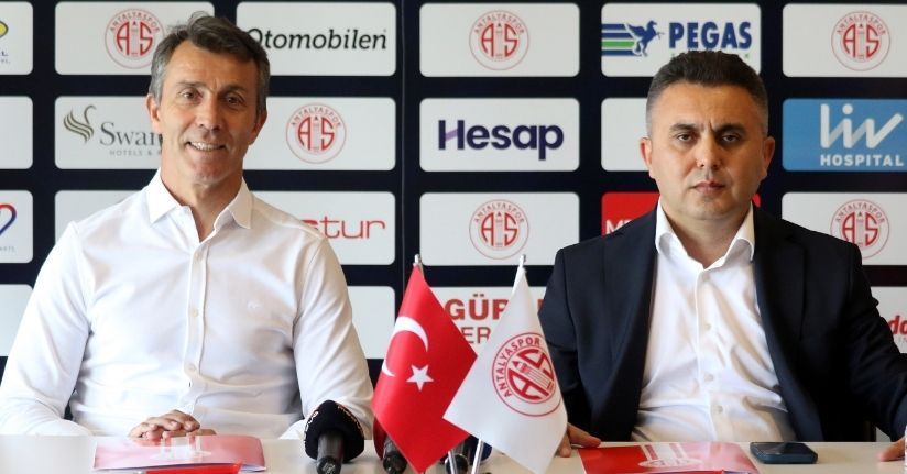 Antalyaspor'un yeni teknik direktörü Bülent Korkmaz oldu