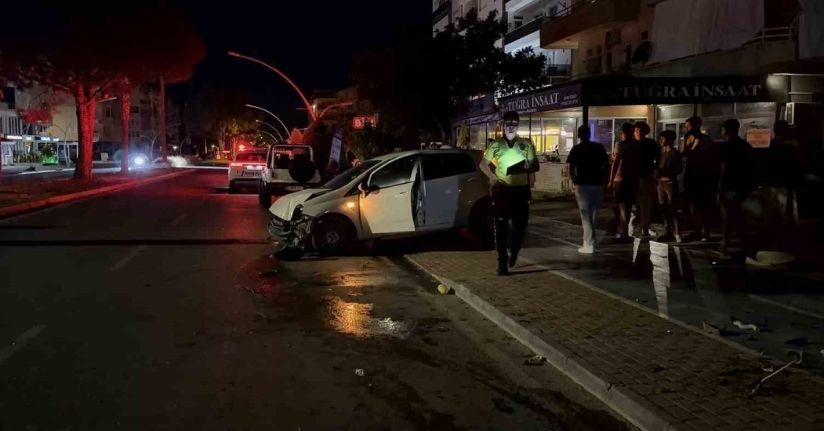 Kontrolden çıkan otomobil ortalığı savaş alanına çevirdi