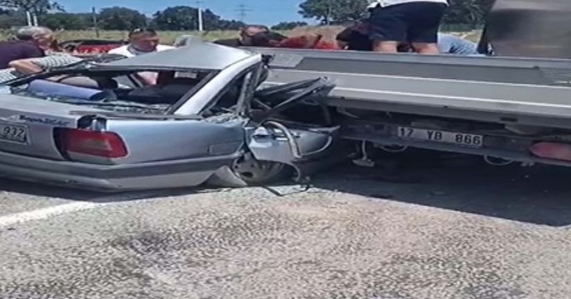 Otomobilin kamyonete çarptığı kazada yaralanan 6 yaşındaki Eyüp kurtarılamadı
