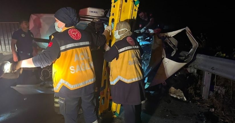 Tırdan ayrılan dorse zincirleme kazaya sebep oldu: 3 ölü