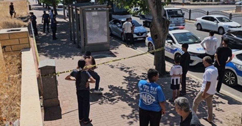 Durakta eşinin tabancayla vurduğu kadın öldü