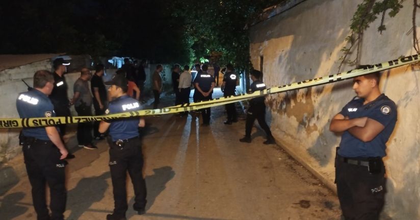 Tartıştığı kuyumcuyu göğsünden vurarak öldürdü