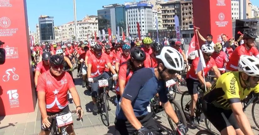 15 Temmuz etkinlikleri kapsamında düzenlenen bisiklet turu Taksim'de başladı