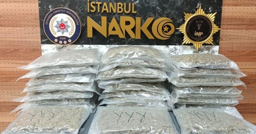 Tuzla'da 2 araca düzenlenen operasyonda 27 kilogram uyuşturucu ele geçirildi