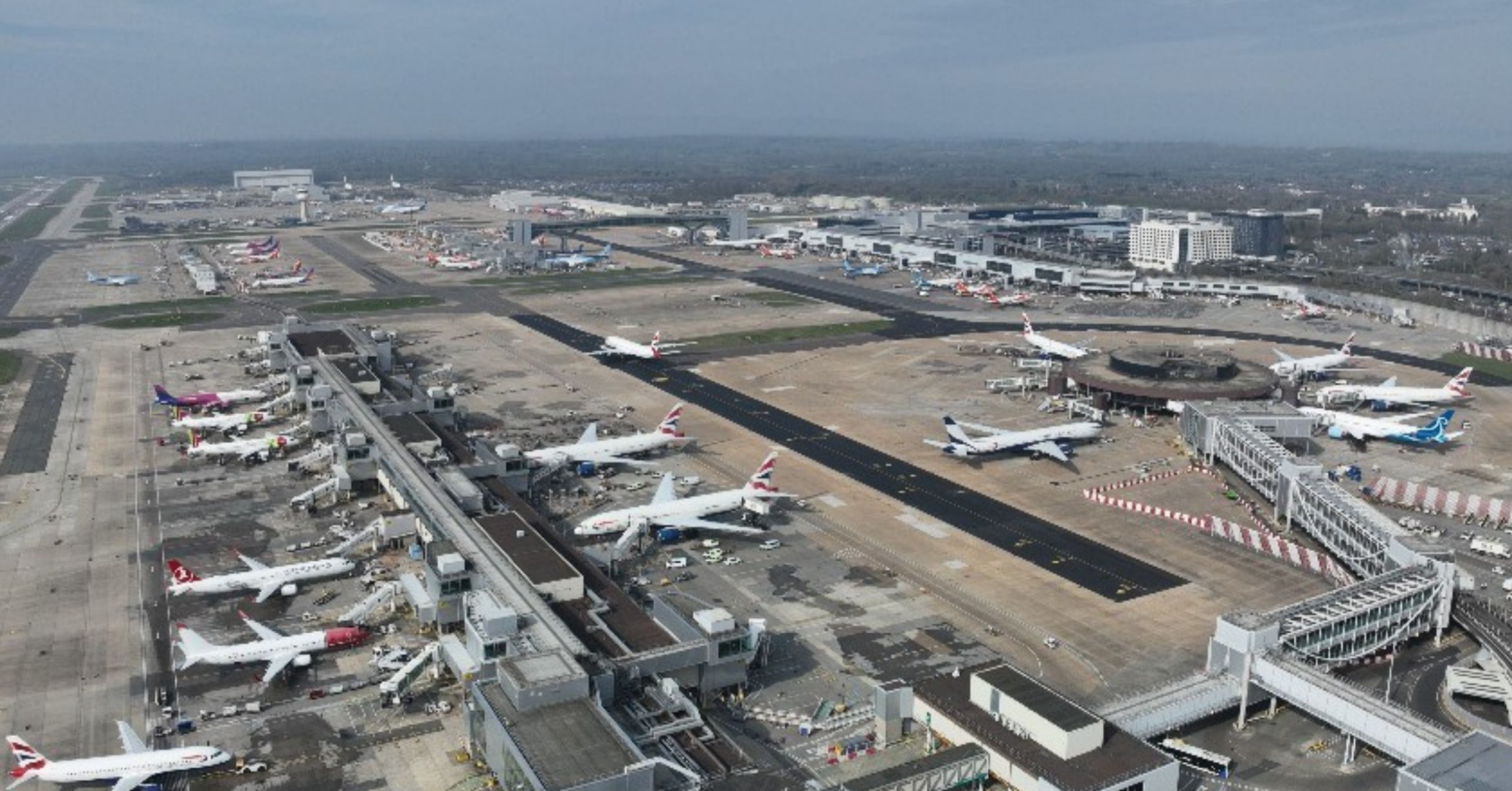 Londra'daki Gatwick Havalimanı'nda su kesintisi