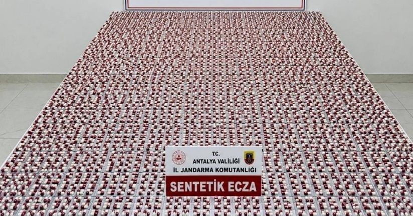 Antalya’da 15 bin 184 uyuşturucu hap ele geçirildi