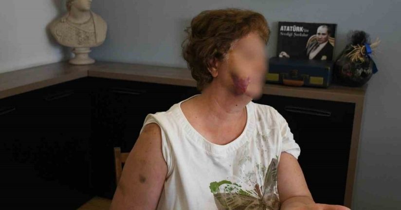 Kuşadası’nda ev kavgası kanlı bitti: Anne ve iki çocuğu bıçaklandıKuşadası’nda ev kavgası kanlı bitti: Anne ve iki çocuğu bıçaklandı