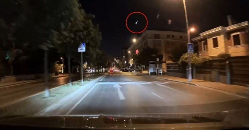 Büyükçekmece semalarında göktaşı düşme anı kamerada