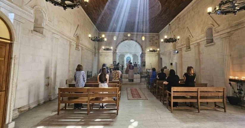 Depremde hasar gören 154 yıllık tarihi kilisede restorasyon çalışmalarına başlandı