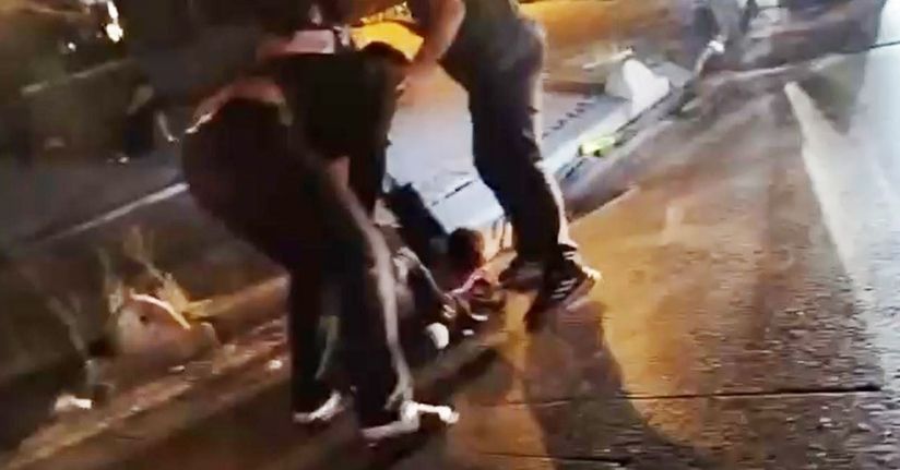 Esenyurt’ta 2 kişinin saldırısına uğrayan genç dakikalarca yol ortasında darp edildi