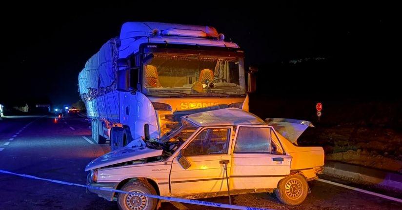 Kastamonu'da TIR ile otomobil çarpıştı: 2 ölü