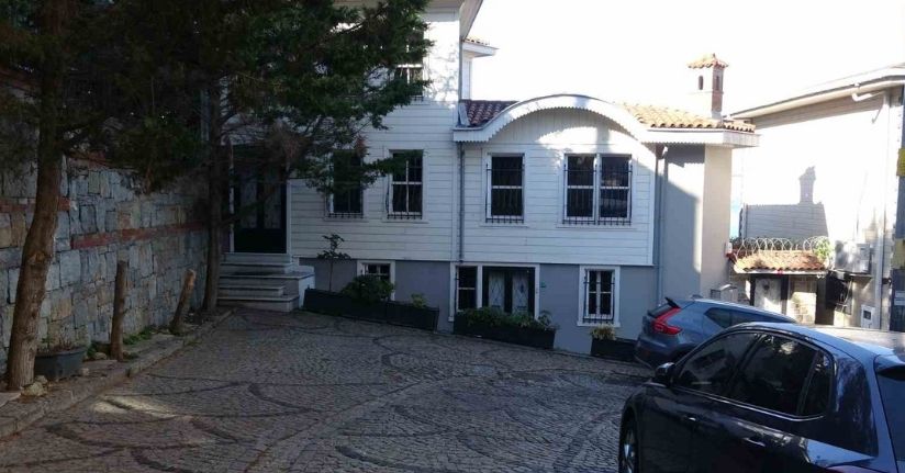 TMSF’ye 6 yıl önce devredilmişti: Can Dündar’ın Çengelköy’deki evinin son hali görüntülendi