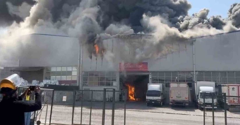 Ankara’da kargo deposunda çıkan yangın kontrol altına alındı
