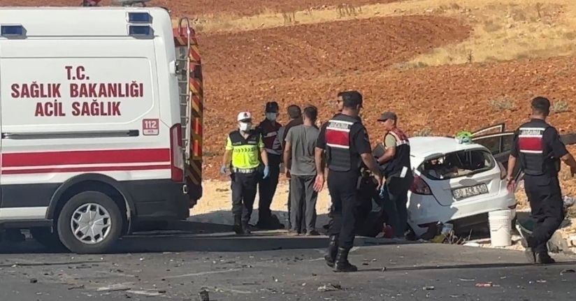 Gaziantep’te iki araç kafa kafaya çarpıştı: 2 ölü, 4 yaralı