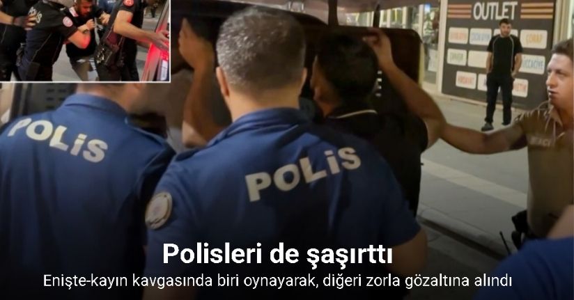 Biri oynayarak, diğeri zorla gözaltına alındı: İlginç anlar kamerada