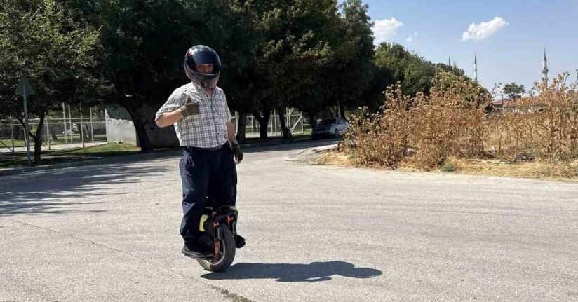 ’Tek teker’ üzerinde 4 bin kilometre gezen 60’lık delikanlıyı görenler şaşırıyor