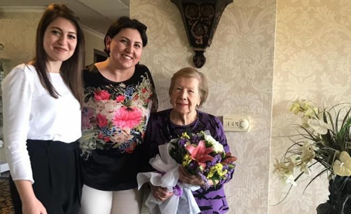 92 yaşındaki kitre sanatçısı Nimet Demirbağ Sanlıman’a anlamlı Anneler Günü ziyareti