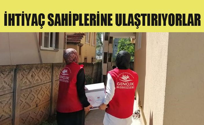 Gençlik Merkezi Ramazan Paketi Dağıtıyor