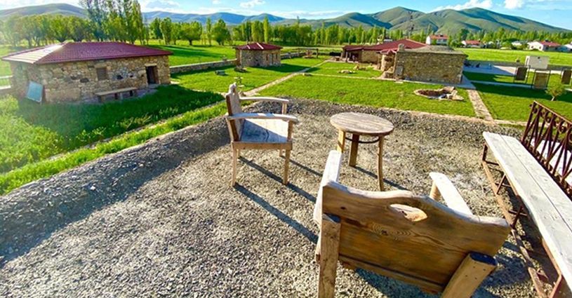 Türkiye'nin en büyük açık hava müzesi turizm sezonunda 12 bin ziyaretçiyi ağırladı