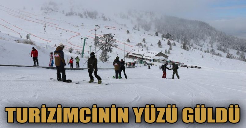 Kartalkaya’da kar kalınlığı 1 metreyi geçti