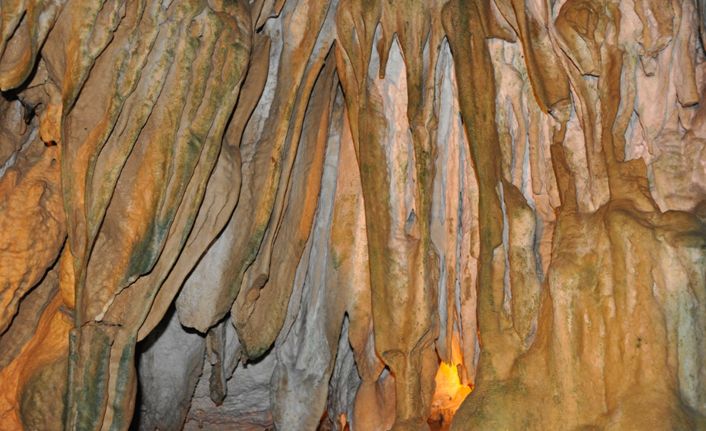 Fakıllı Mağarası