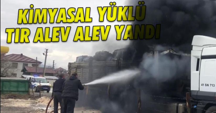 Kimyasal atık yüklü tırda yangın