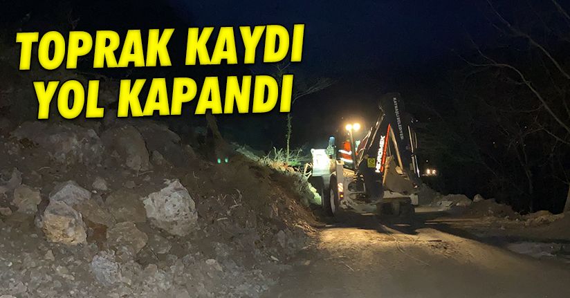Ekiplerin müdahalesi ile yol kısa sürede trafiğe açıldı