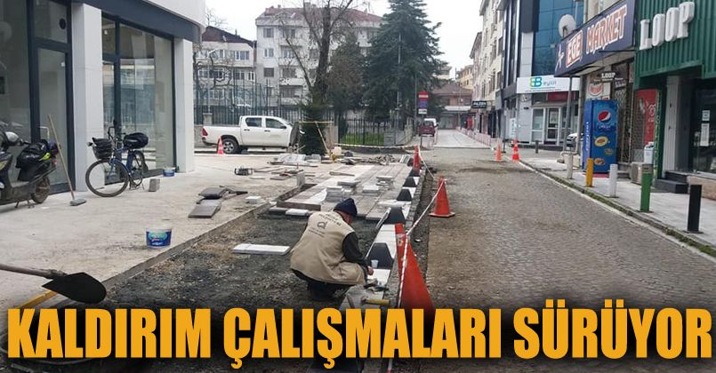Belediye kaldırım çalışmalarını sürdürüyor