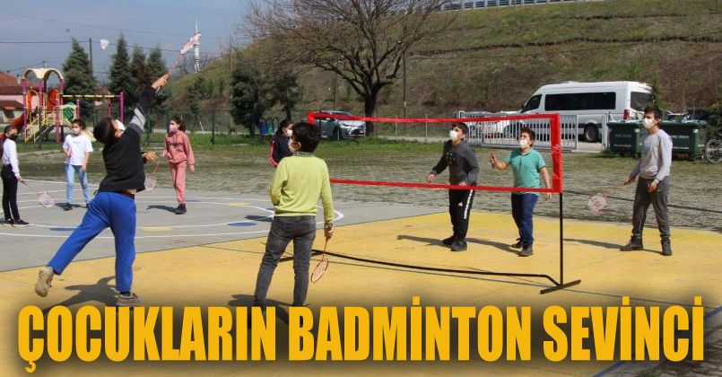 Üçköprü Okuluna badminton malzemeleri verildi