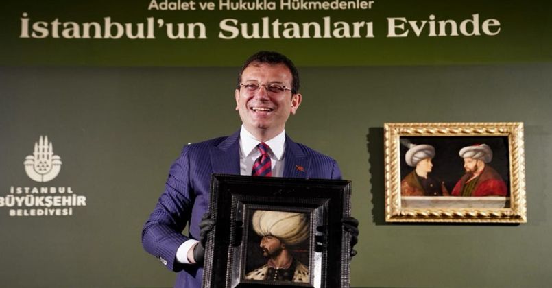 Kanuni Sultan Süleyman tablosu, Fatih Sultan Mehmet'in portresinin yanında yerini aldı