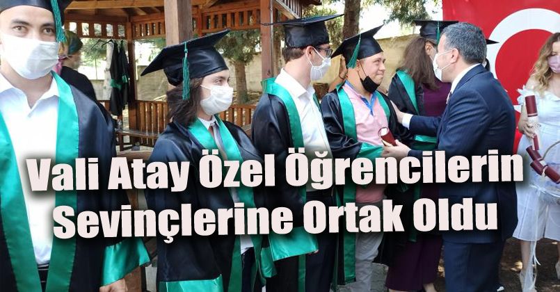 Özel öğrencilerin kep atma heyecanı renkli görüntülere sahne oldu