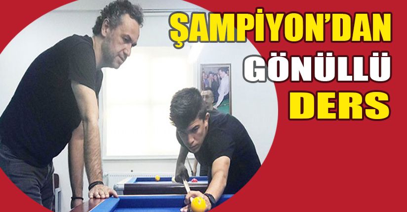 Gençler Bilardo öğreniyor