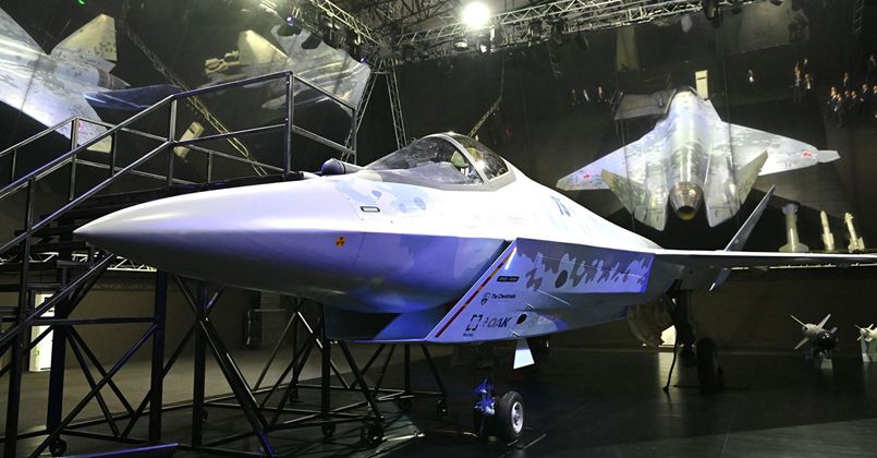 Rusya 5. nesil savaş uçağı Su-57 Checkmate'i tanıttı