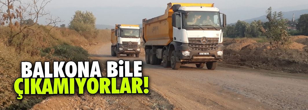 Elmacık Sakinleri Toz ve Çukur Yollardan Şikayetçi