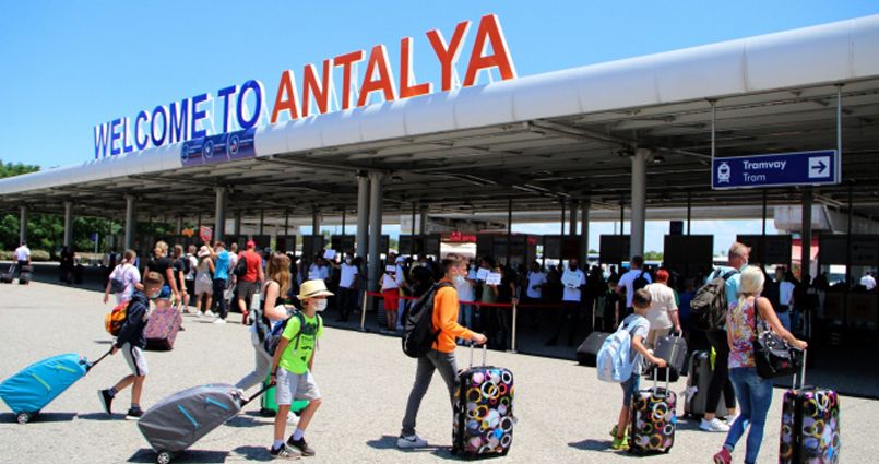 Antalya 8 ayda 5 milyon yabancı turist ağırladı