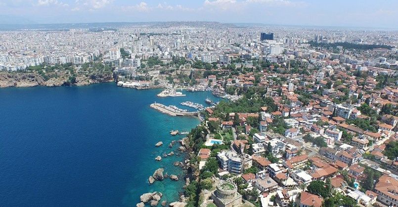 Antalya turizmde Akdeniz'e kıyısı olan rakiplerini geride bıraktı