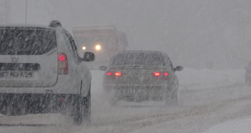 Zonguldak'ta yoğun kar yağışı etkili oldu