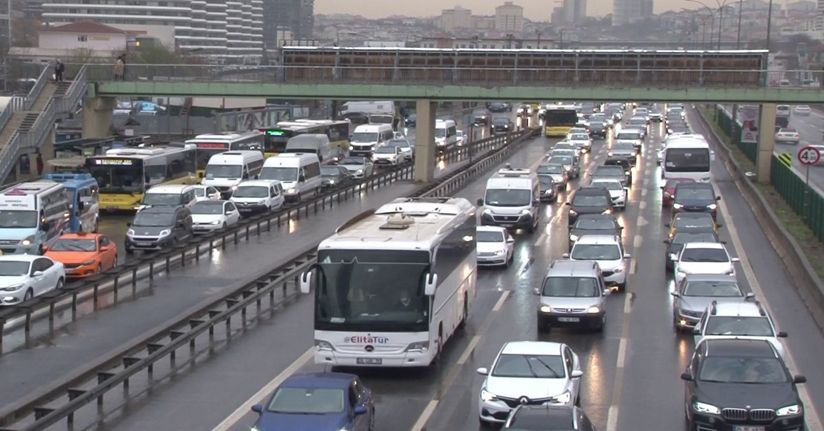 İstanbul'da trafik yoğunluğu yüzde 80'e ulaştı