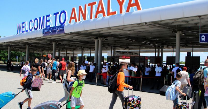 Antalya'ya hava yoluyla gelen turist sayısı 1 milyonu geçti